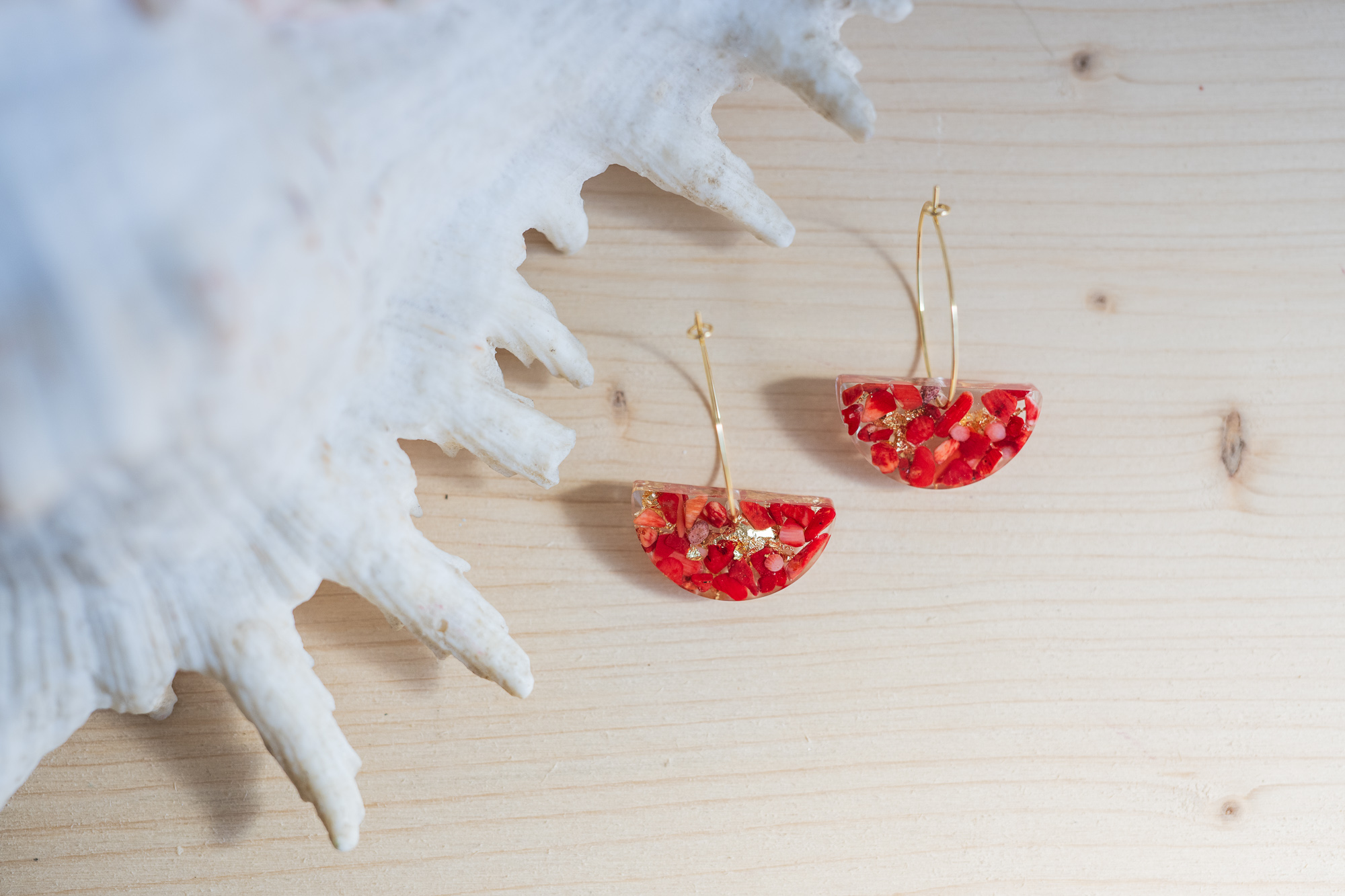 Zora hoop earrings - coral - Image 3