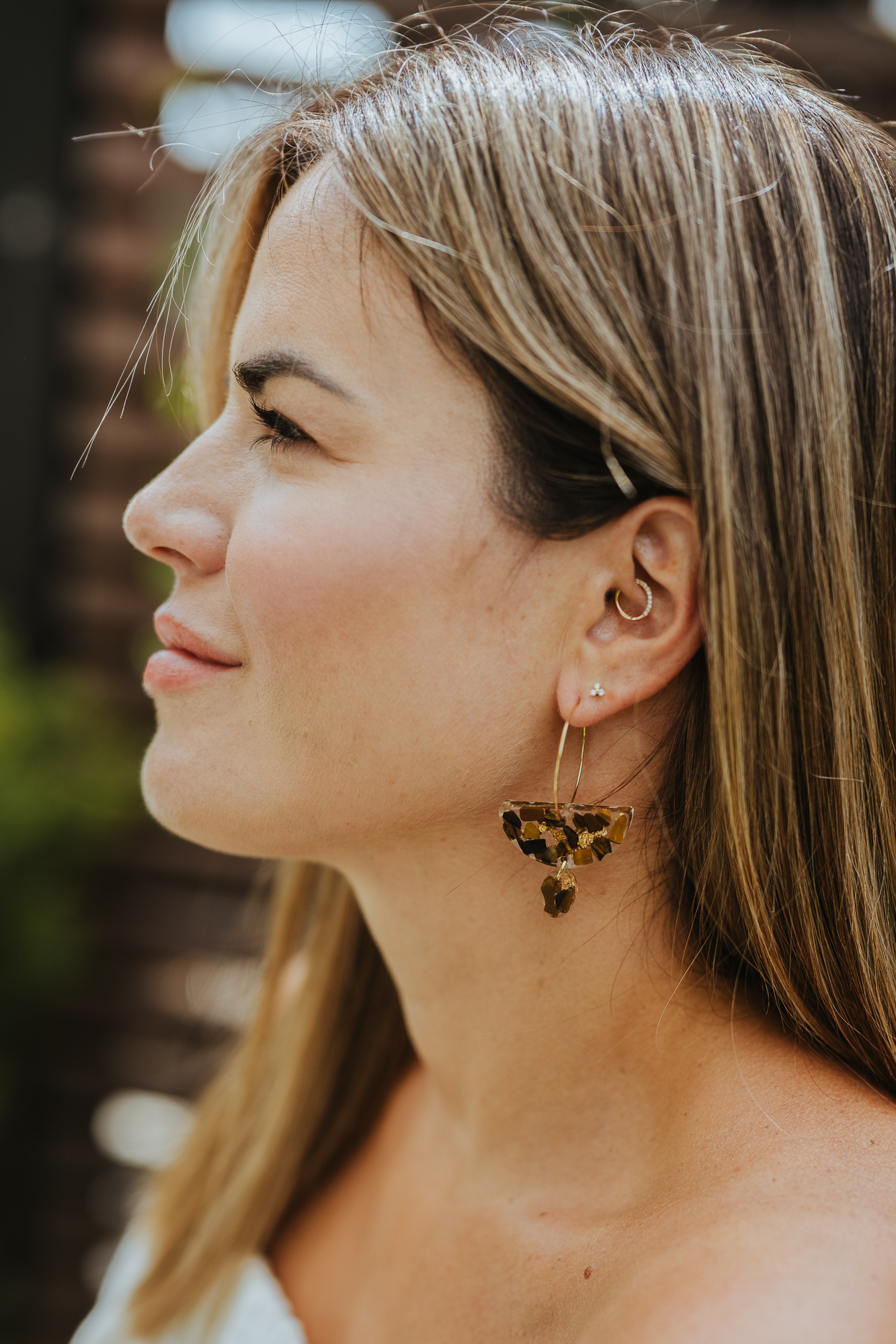 Zora hoop earrings - coral - Image 2
